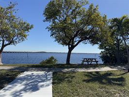 horton-park-picnic-bench