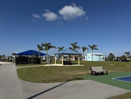 restrooms-at-sands-park-with-other-spots