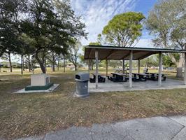 saratoga-lake-park-picnic-tables