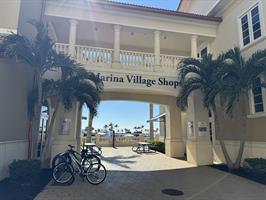 tarpon-point-marina-village-shops-entrance